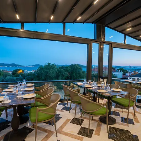 Cunda Baradiel فندق