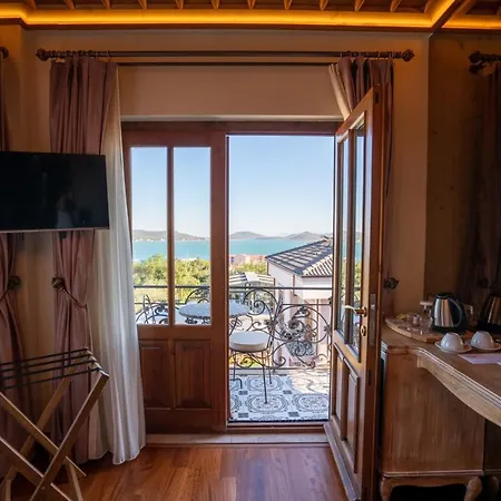 Cunda Baradıel Otel Ayvalı