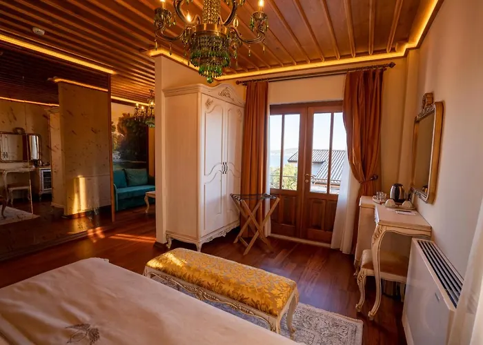 Готель Cunda Baradiel *