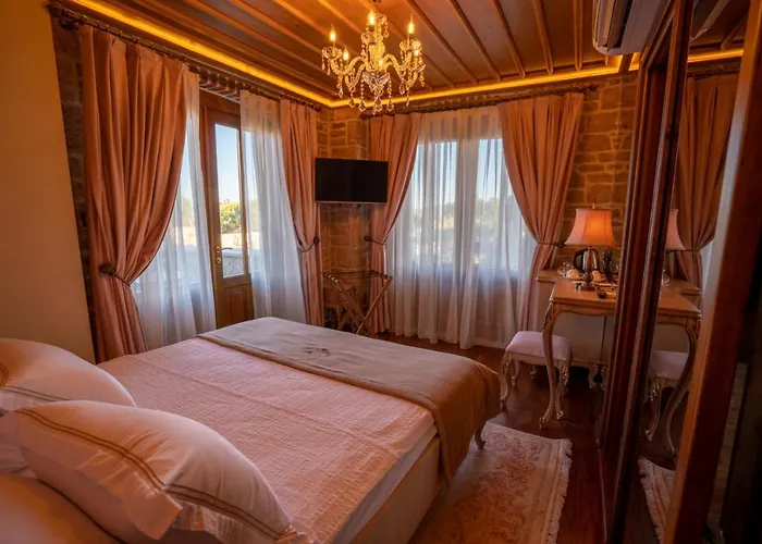 Cunda Baradiel Hotel *