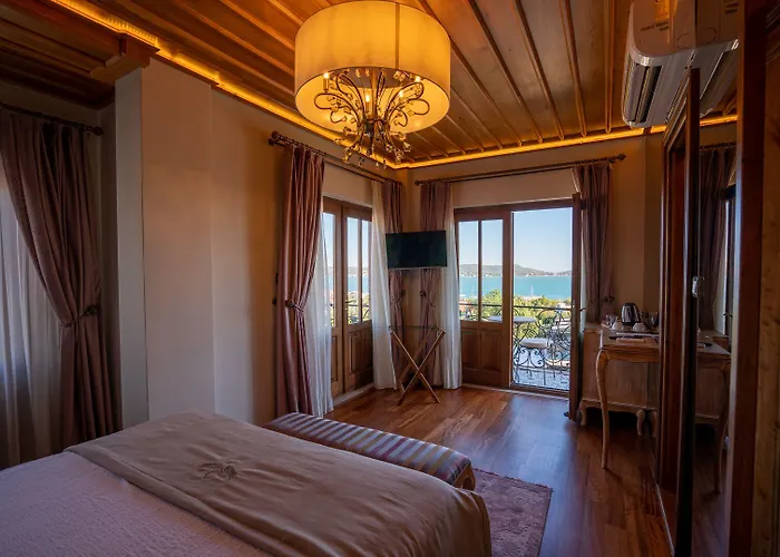 Cunda Baradiel Hotel *